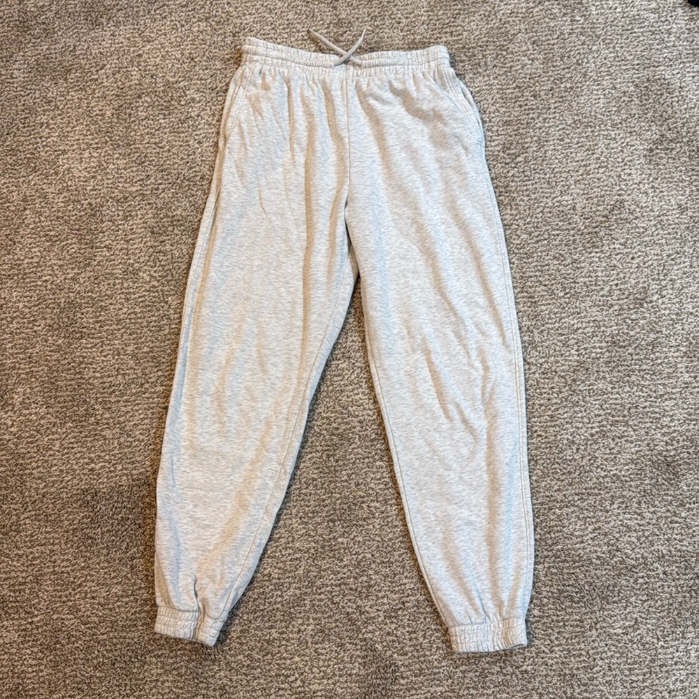 Light grey sweatpants